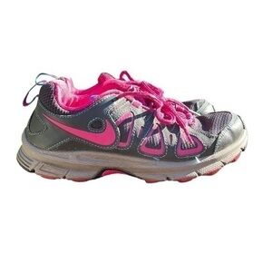 NIKE Alvord 10 Sneakers Womens size 6 Pink/Gray